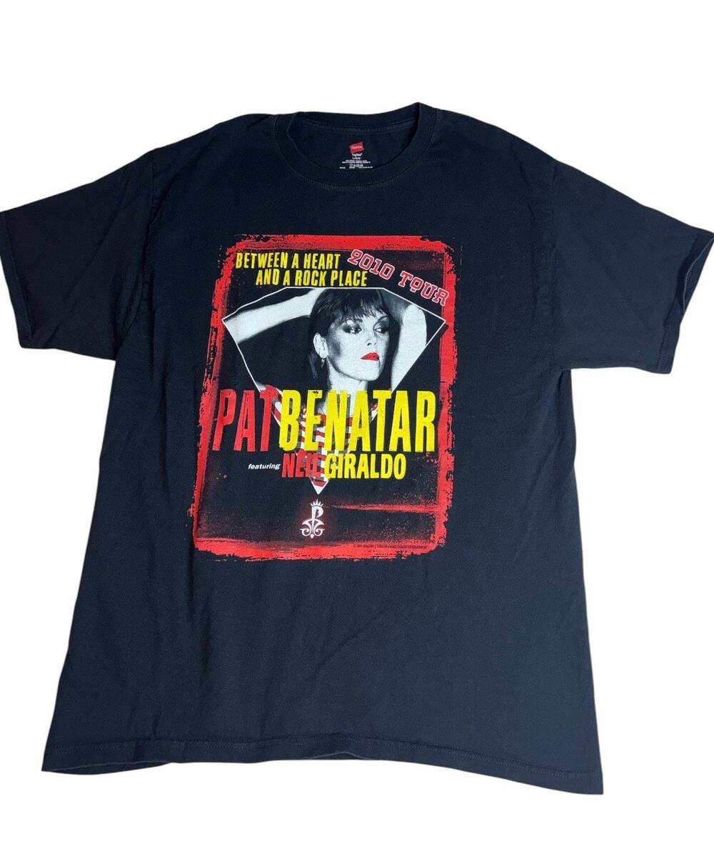 PAT BENETAR CONCERT T-SHIRT 2010 LOVE ON THE RUN TOUR